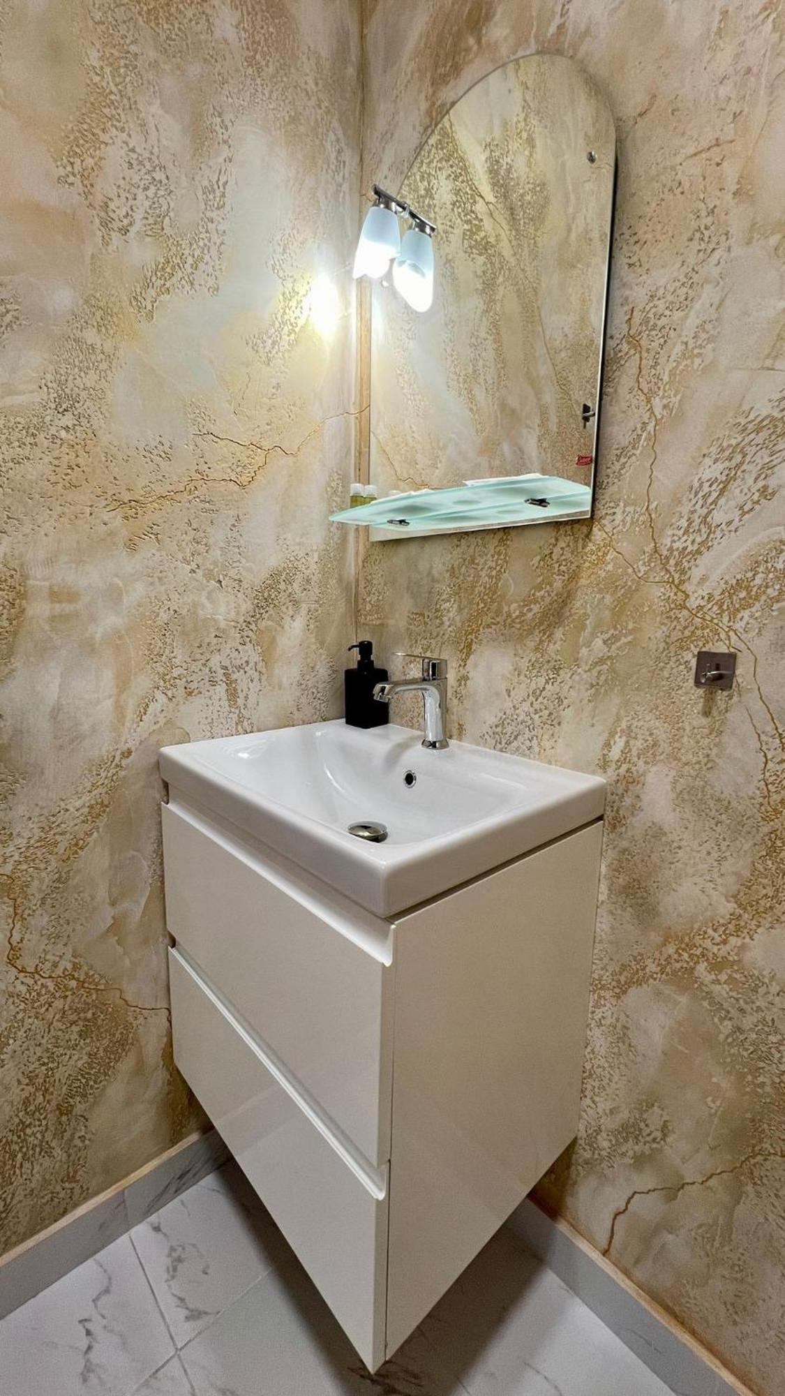 Hotel Fantazia Oradea - Self Check In & Out Luaran gambar